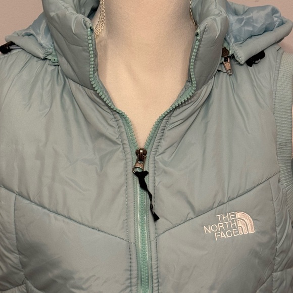 The North Face NEW Light Blue Hooded Zip Up Girl’s Cozy Comfy Down Puffer Vest - Picture 3 of 11